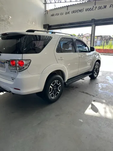 Toyota Hilux SW4 SRV D4-d 4X4 3.0 TDI Dies. AUT 2015