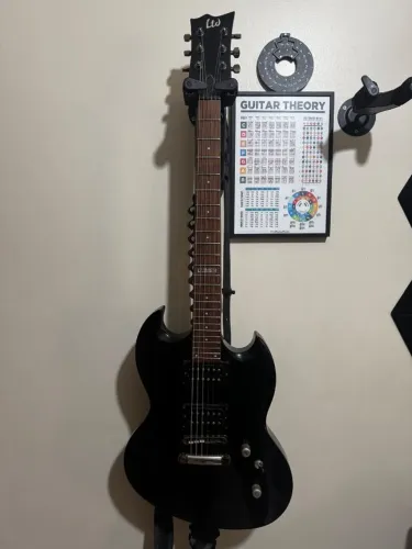 Guitarra ESP LTD Viper-50