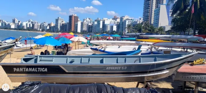 Barco Pantanaltica Advance 5 metros, motor de popa yamaha 15HP 