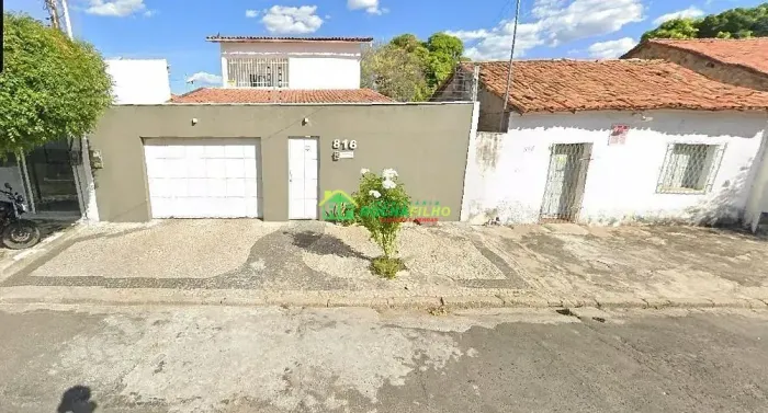 EXCELENTE CASA DISPONÍVEL PARA VENDA NA ZONA NORTE.