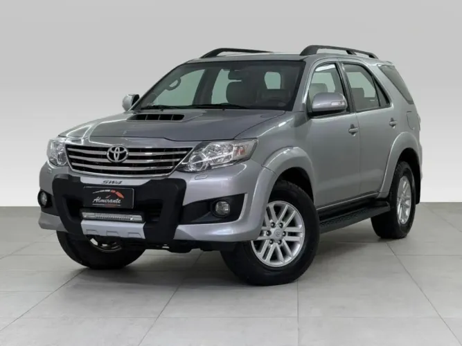 Toyota Hilux SW4 SRV D4-d 4X4 3.0 TDI Dies. AUT 2015