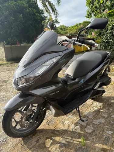 PCX 2024 Cinza com apenas 1.400km