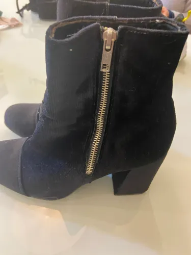 Bota cano curto de carmuça