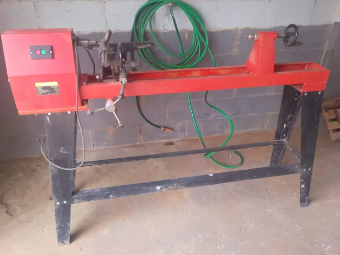 Torno de madeiea manual