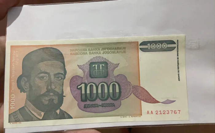 Vendo sédulas de dinheiro nunca dobrado de 1,00 e de 1.000,00