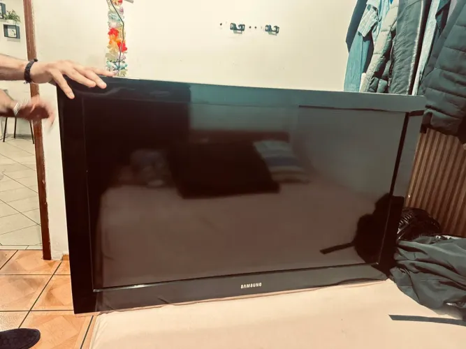 Vendo tv samsung 43 (não é smart).