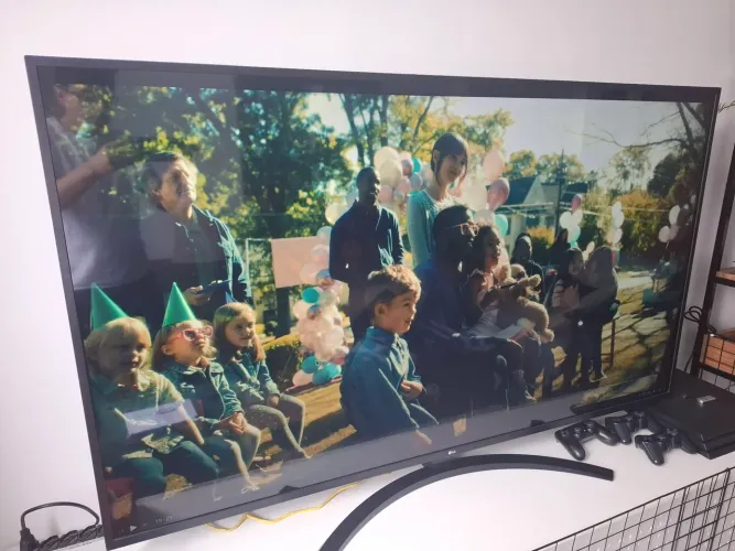 LG 65" 4K HDR (65UM7470PSA) + Smart Magic | Impecável
