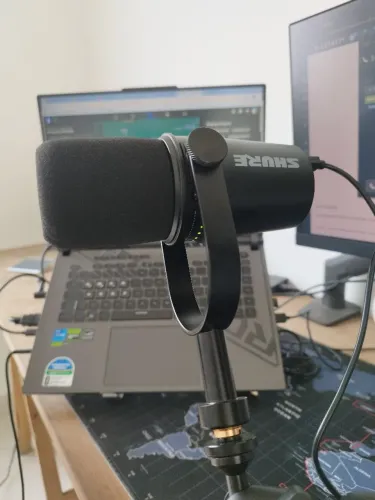 Shure MV7 + Braço Fifine BM88 