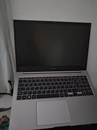 Notebook sansung galaxy book 4 Intel Celeron 5205U, 8gb RAM, SSD 225 GB, "15.6"