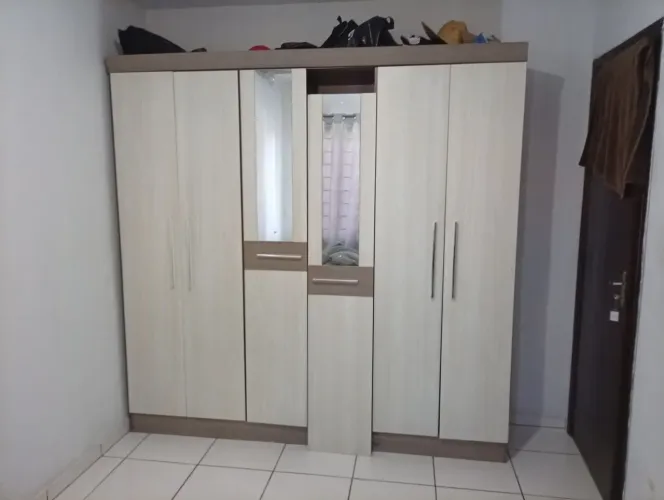 Guarda roupa casa