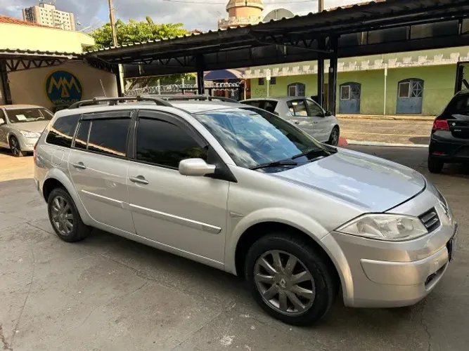 Renault Megane Grand Tour Dynam. Hi-flex 1.6 16V 2011