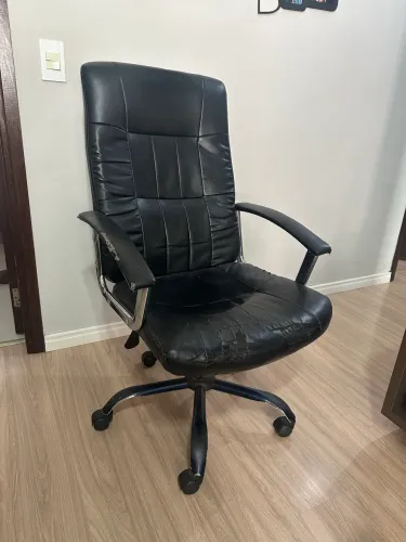 cadeira de escritório modelo presidente