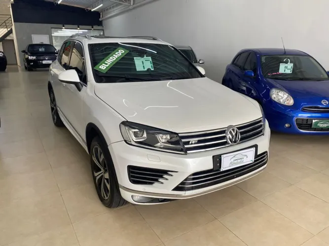 Volkswagen Touareg R-line 4.2 V8 360cv Tiptronic 5P 2017