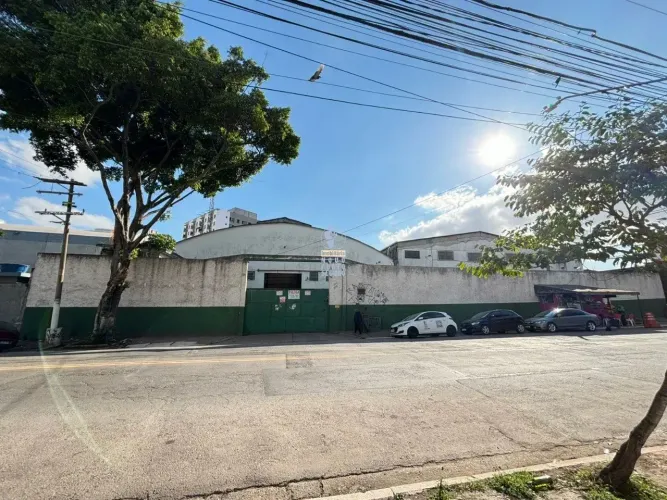 Galpão para comprar no Jardim Guanca.