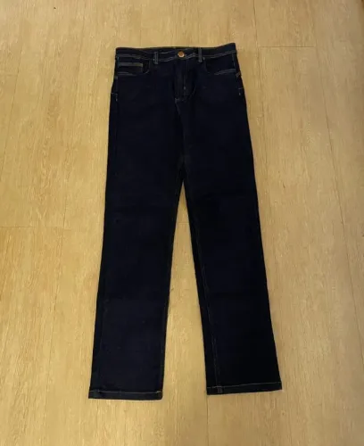 Calça skinny, feminina. Lavagem escura