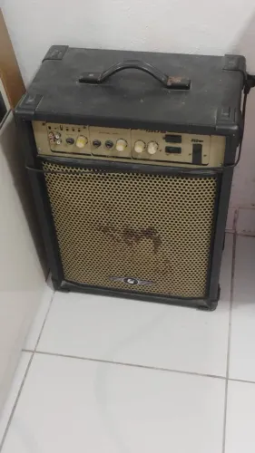 Caixa amplificada fram