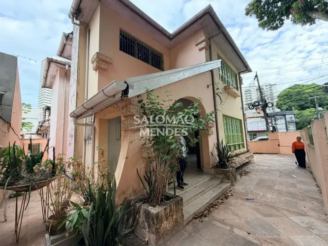 Sobrado comercial de esquina para alugar no Umarizal - Belém