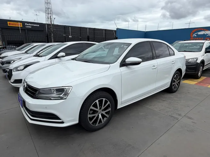 Volkswagen Jetta Trendline 2.0 T.flex 8V 4P Tip. 2015
