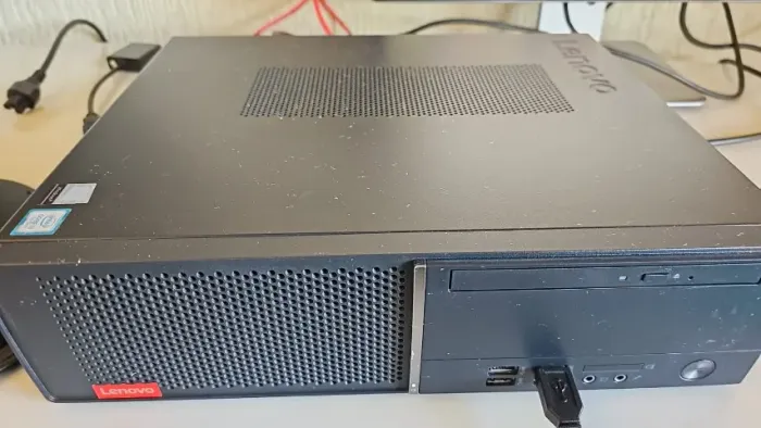 Lenovo ThinkCentre M710s SFF (gabinete slim)