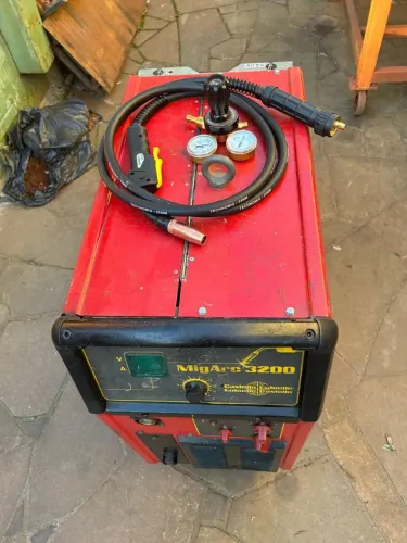 Máquina de solda Mig ARC 3200 Castolin Autentic