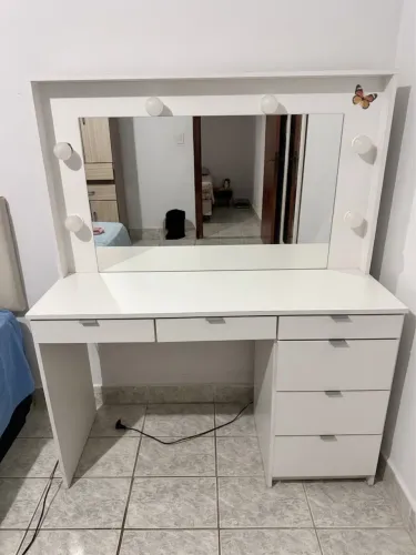 Vende-se Penteadeira + lâmpadas