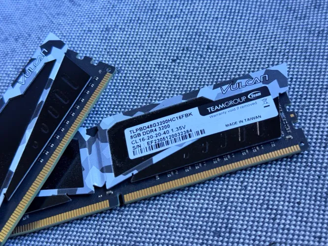 Memória RAM Vulcan 16Gb Ddr4 CL16 3200mhz