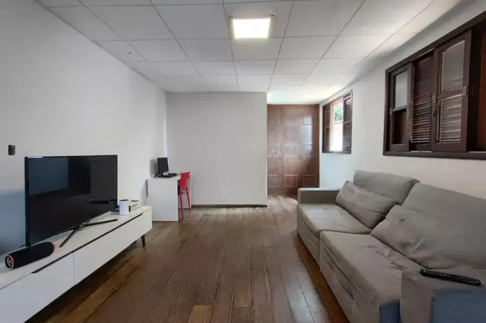 Casa à Venda - Nova Suíssa, 5 Quartos, 360 m2
