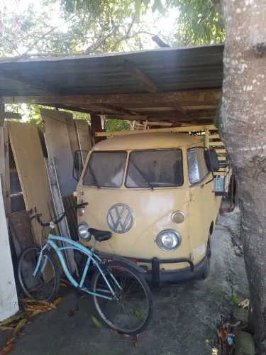 Kombi ano 75 inteira valor 28.000 mil 