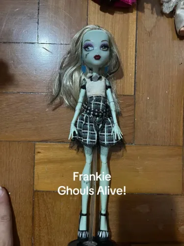 FRANKIE GHOULS ALIVE!