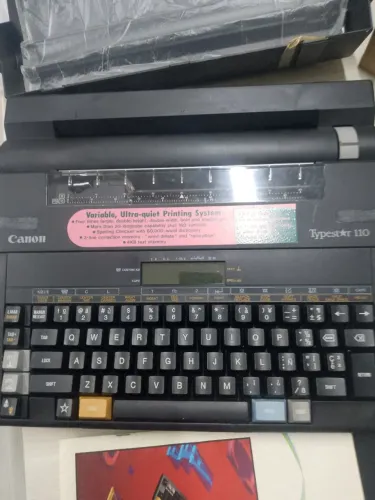 Máquina de escrever elétrica
