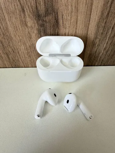 Apple AirPods 4