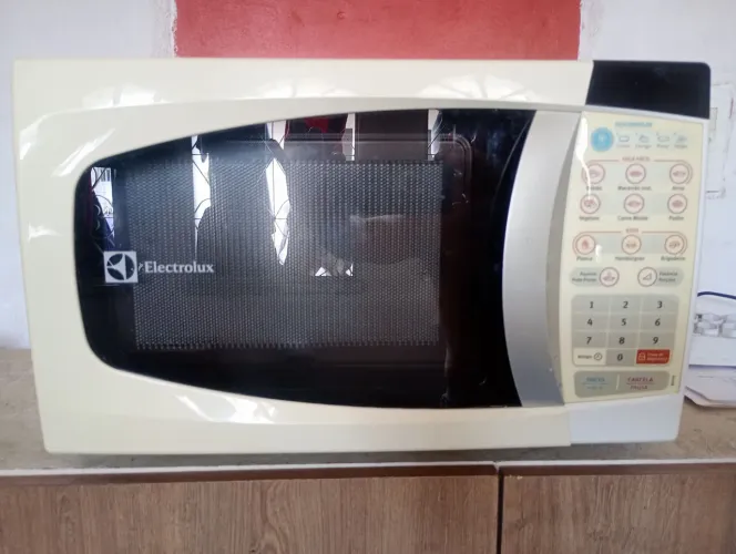 Forno de microondas Eletrolux 20 litros