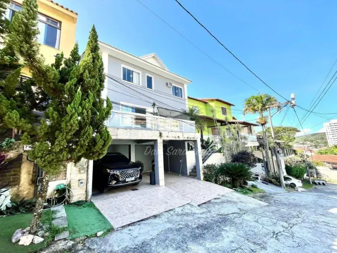 Casa à venda, 258 m² por R$ 800.000,00 - Maria Paula - São Gonçalo/RJ