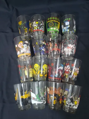 16 Copos de vidro anos 90
