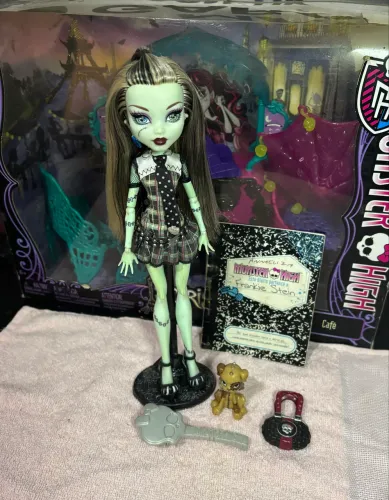 Monster High | Frankie Stein W1