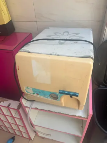 Vende-se:POUCO USADO ( * )