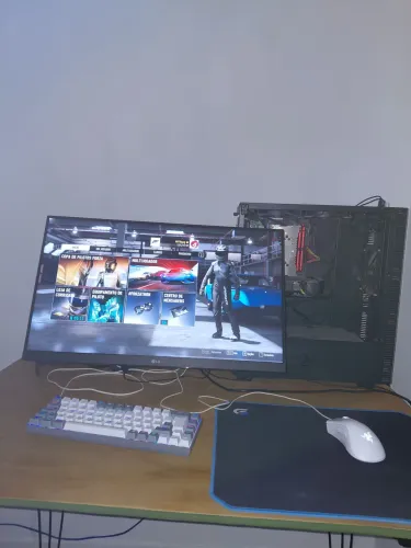 PC Gamer I5 9400F + RX 7600 8GB + 16 GB RAM