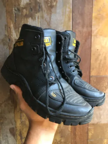 bota caterpillar couro