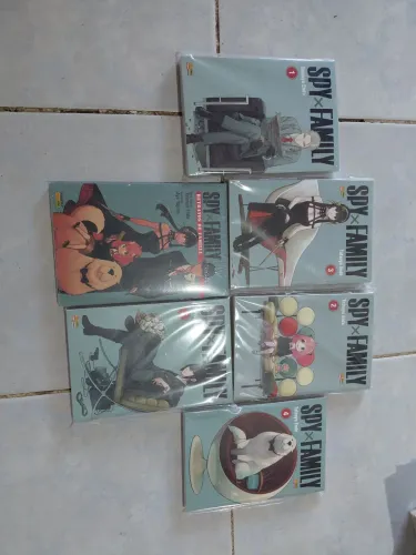 Spy Familly vol 1 ao 5 e Light Novel
