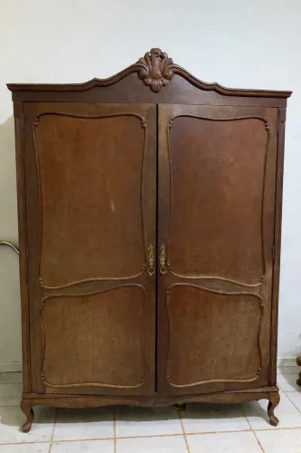 Vende-se guarda roupa de madeira
