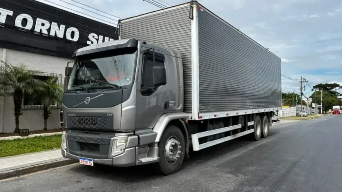Volvo Vm 330 ano 2021 Bau