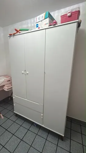 Guarda Roupa, Cômoda e Berço - Phoenix Baby