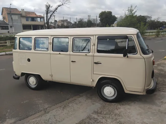 Volkswagen Kombi Standard/ Luxo/ Serie Prata 1996
