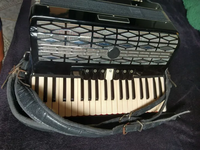 Acordeon Michael 120 baixos (Vendo ou troco em Moto)