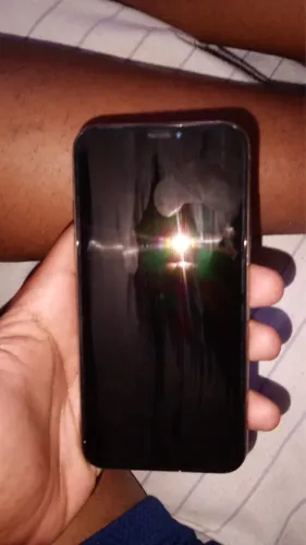 iPhone XS 256 gb em funcionando, só com o fundo trincado 