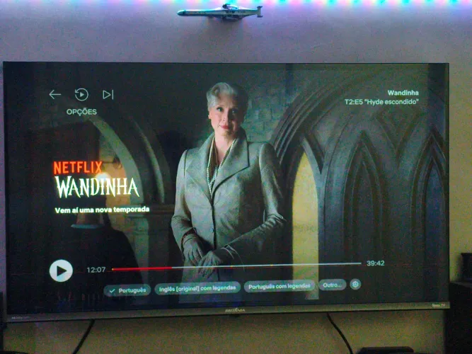 Vende-se tv da Britânia 40 polegadas