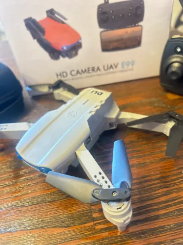 Drone E99 HD Camera UAV - Novo, nunca usado!