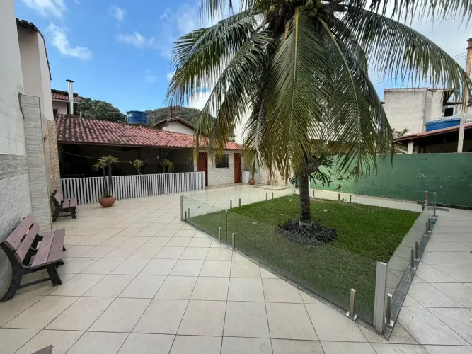 Casa Comercial na Henrique Moscoso com 410m² e 7 Quartos