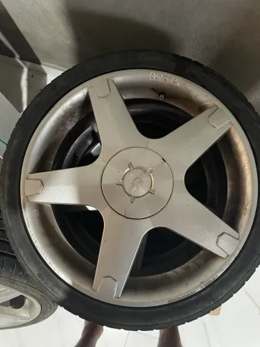 Vendo rodas aro 17 perfil 195/40