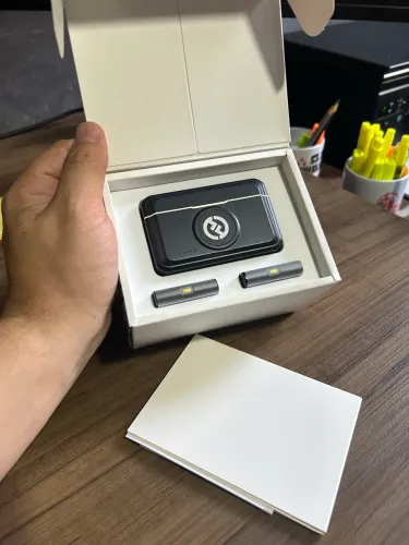 Microfone Lapela Hollyland Lark M2 Combo Duplo USB-C, Lightning e Camera preto